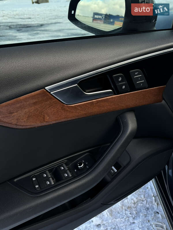 Седан Audi A4 2020 в Львові