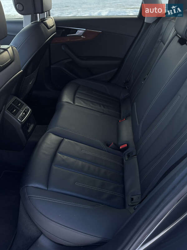 Седан Audi A4 2020 в Львові