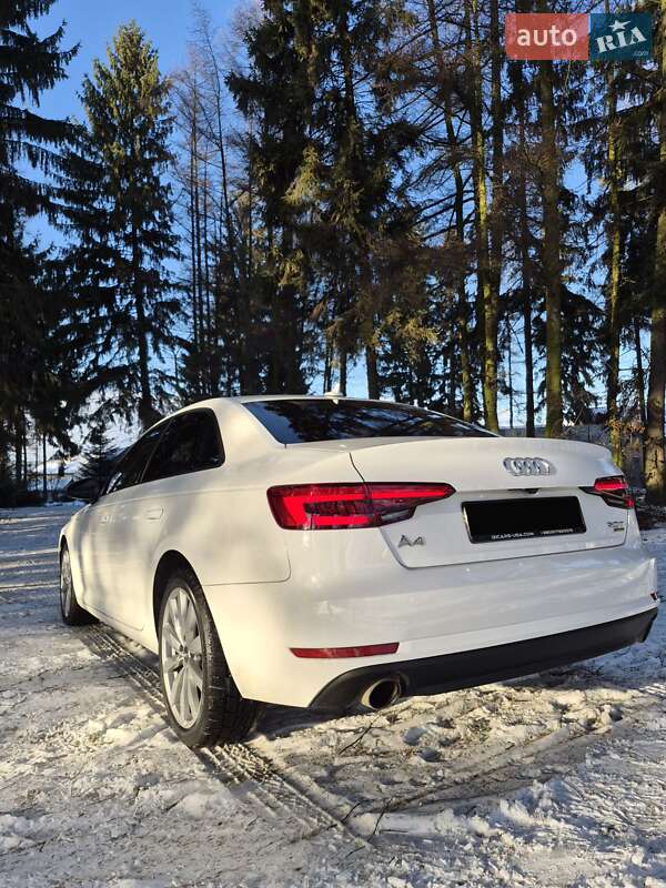 Седан Audi A4 2017 в Львові
