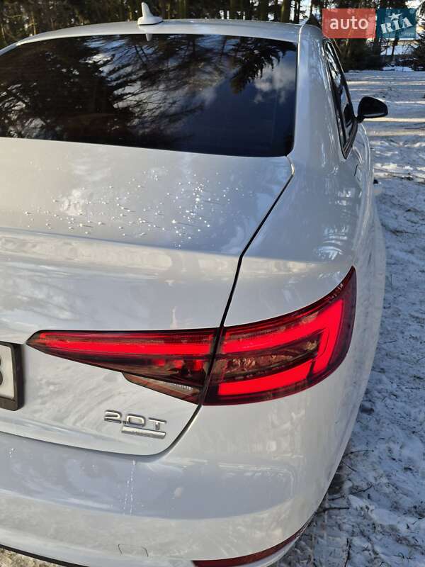 Седан Audi A4 2017 в Львові