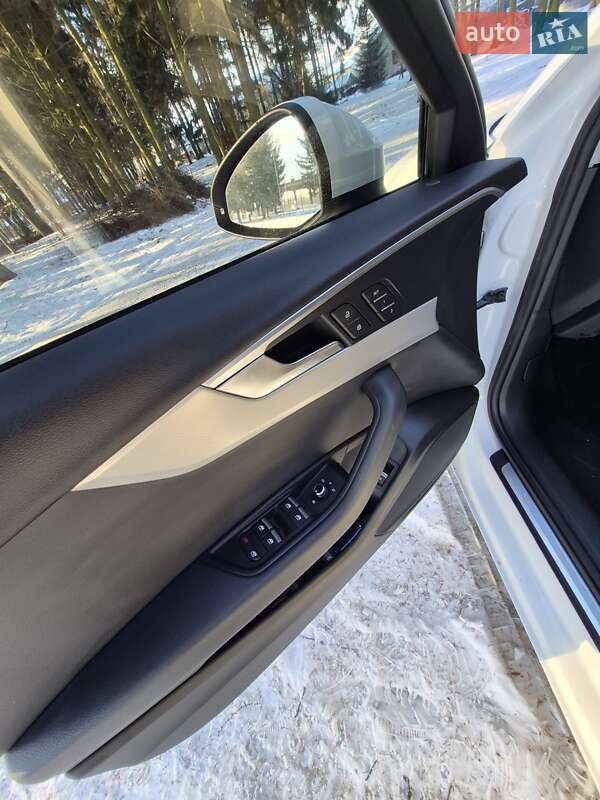 Седан Audi A4 2017 в Львові