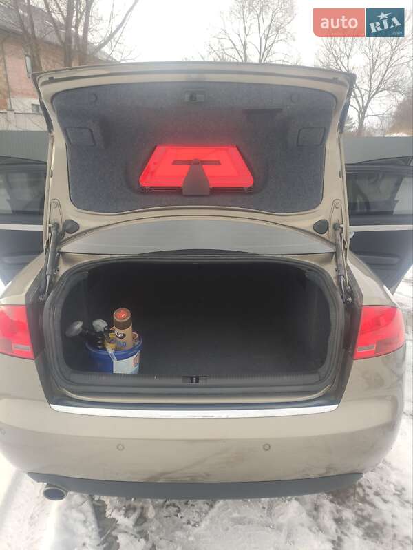 Седан Audi A4 2005 в Львові
