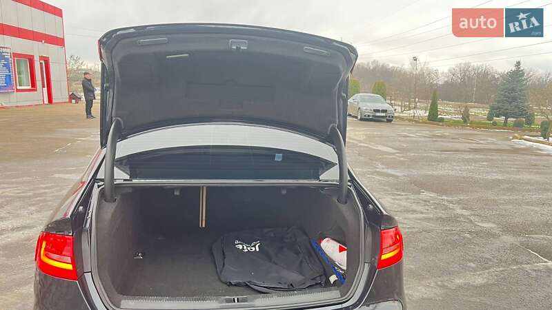 Седан Audi A4 2012 в Южноукраинске