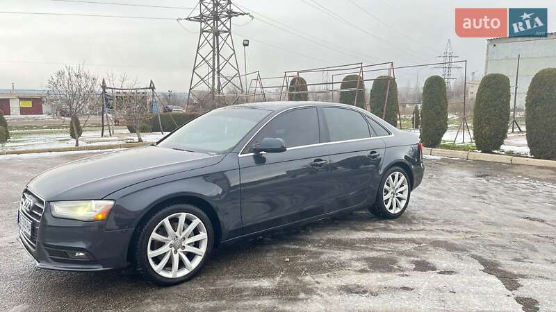 Седан Audi A4 2012 в Южноукраинске
