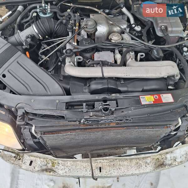 Універсал Audi A4 2002 в Пустомитах