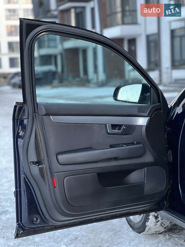 Седан Audi A4 2006 в Ровно