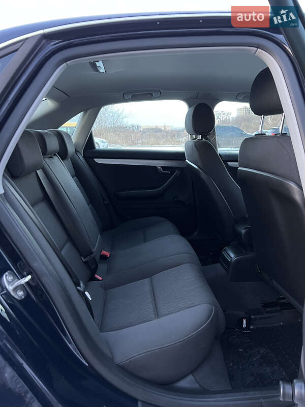 Седан Audi A4 2006 в Ровно