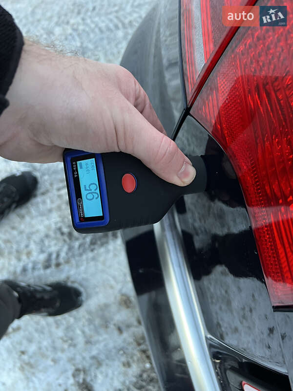 Седан Audi A4 2006 в Ровно