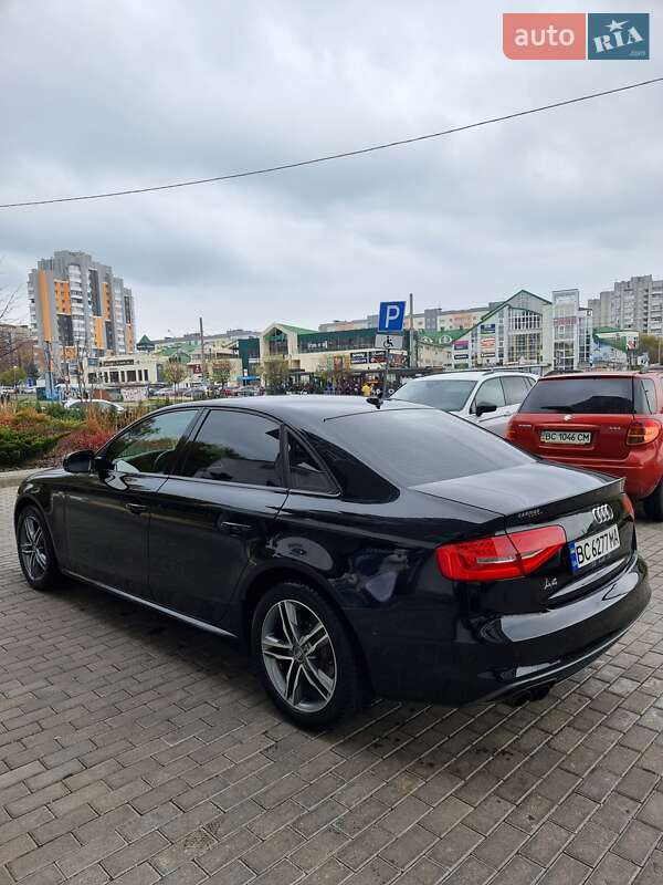 Седан Audi A4 2015 в Львові