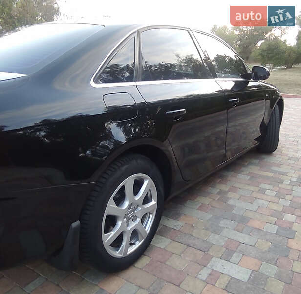 Седан Audi A4 2010 в Миргороде