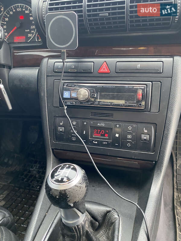 Седан Audi A4 1996 в Баре