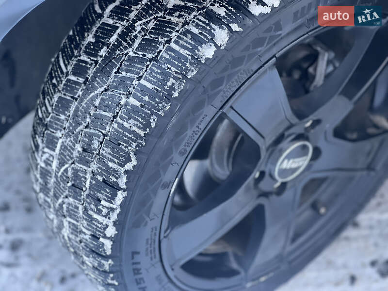 Седан Audi A4 2002 в Жовкві