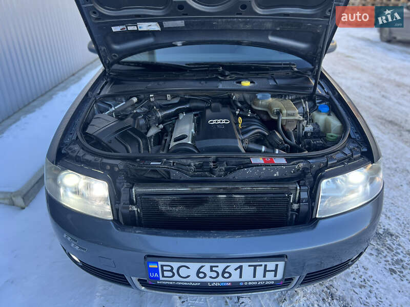 Седан Audi A4 2002 в Жовкві