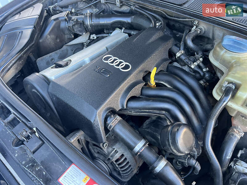 Седан Audi A4 2002 в Жовкві