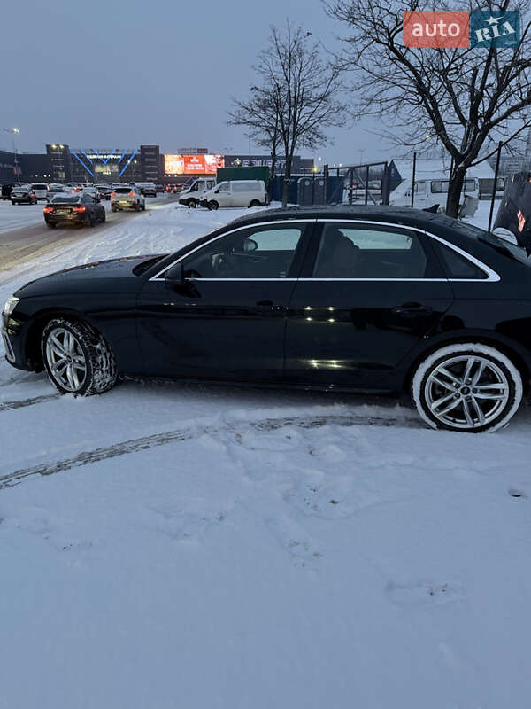 Седан Audi A4 2020 в Киеве