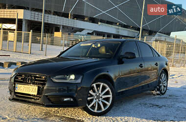 Седан Audi A4 2012 в Львове