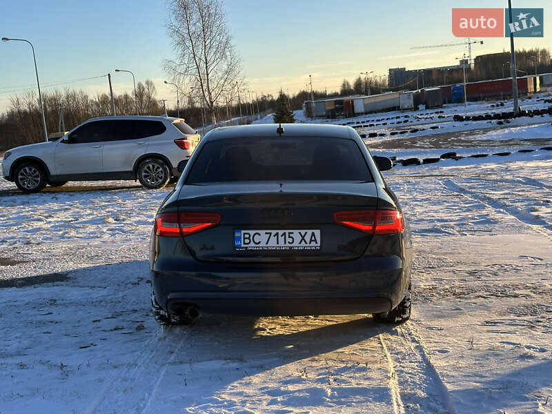 Седан Audi A4 2012 в Львові