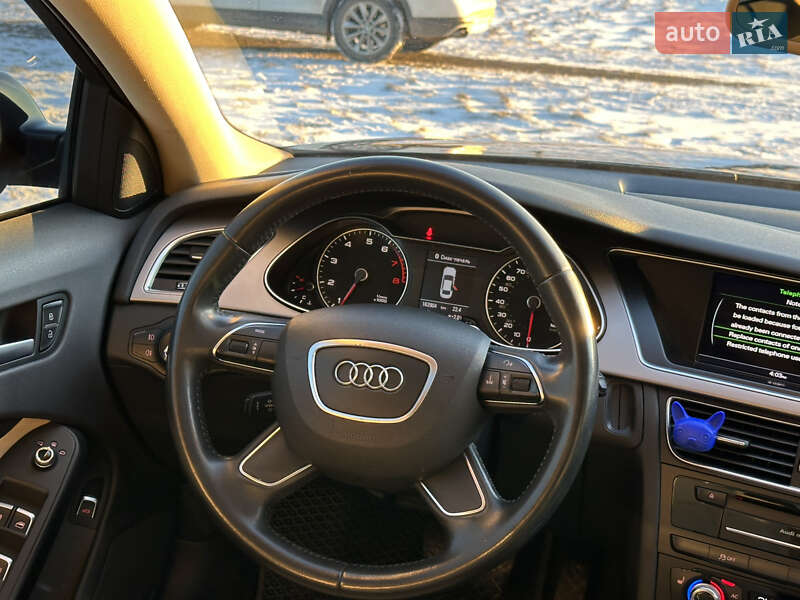 Седан Audi A4 2012 в Львові