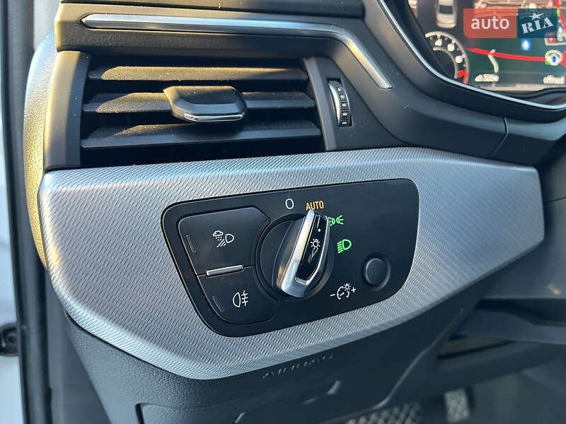 Седан Audi A4 2017 в Львове