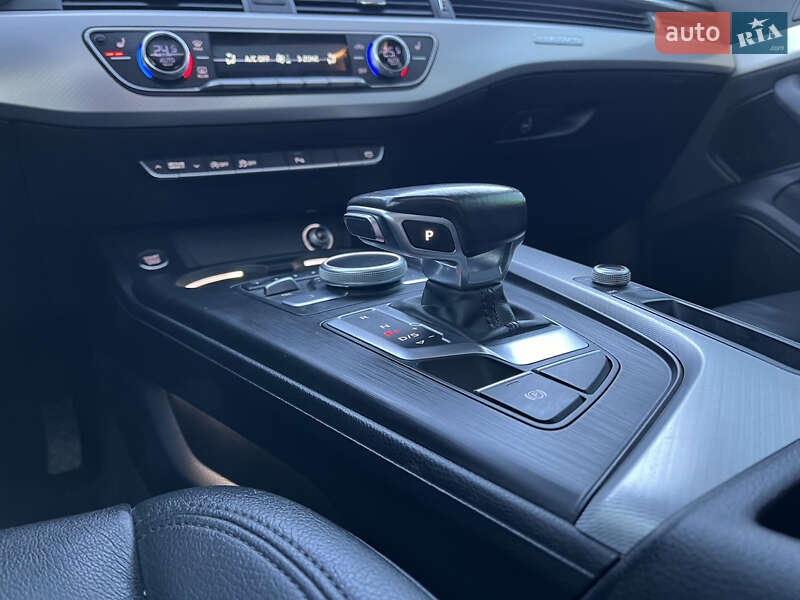 Седан Audi A4 2017 в Львове