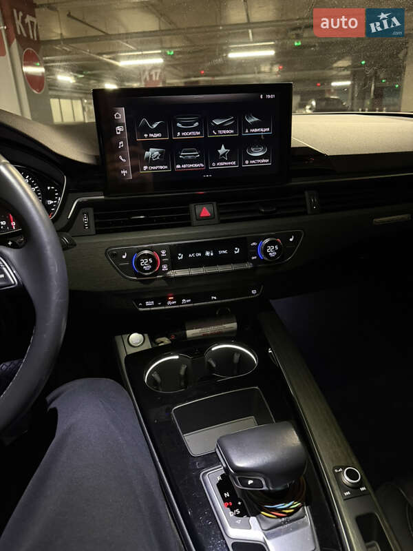 Седан Audi A4 2020 в Харькове