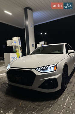 Седан Audi A4 2022 в Киеве