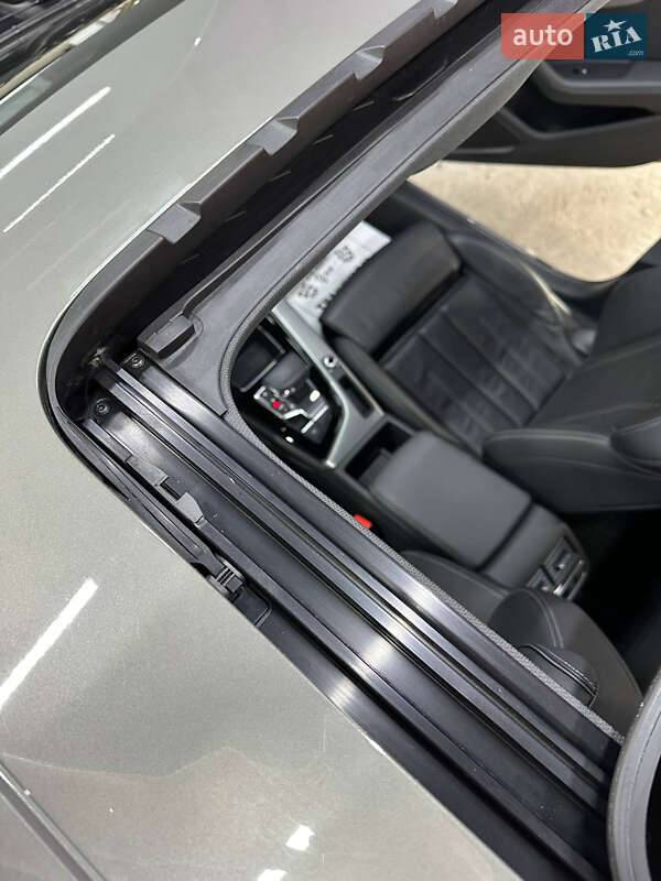 Седан Audi A4 2023 в Полтаві