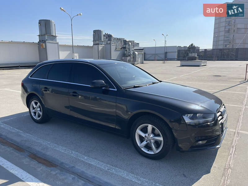 Универсал Audi A4 2013 в Киеве