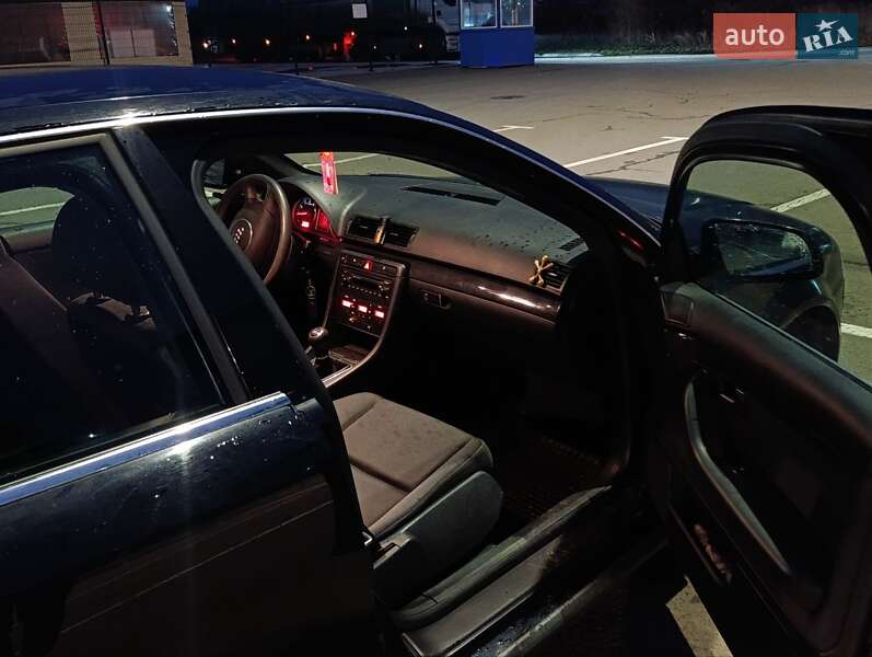 Седан Audi A4 2004 в Луцке