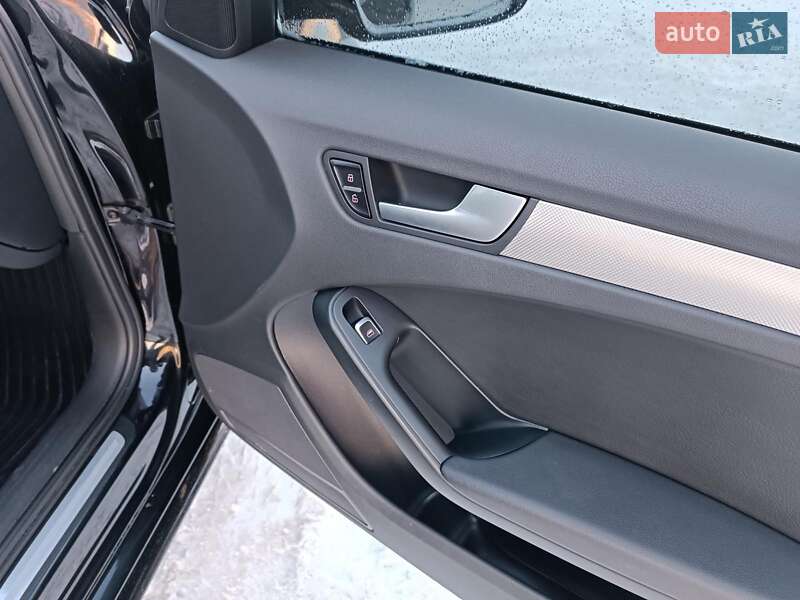 Седан Audi A4 2014 в Львове