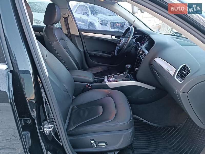 Седан Audi A4 2014 в Львове