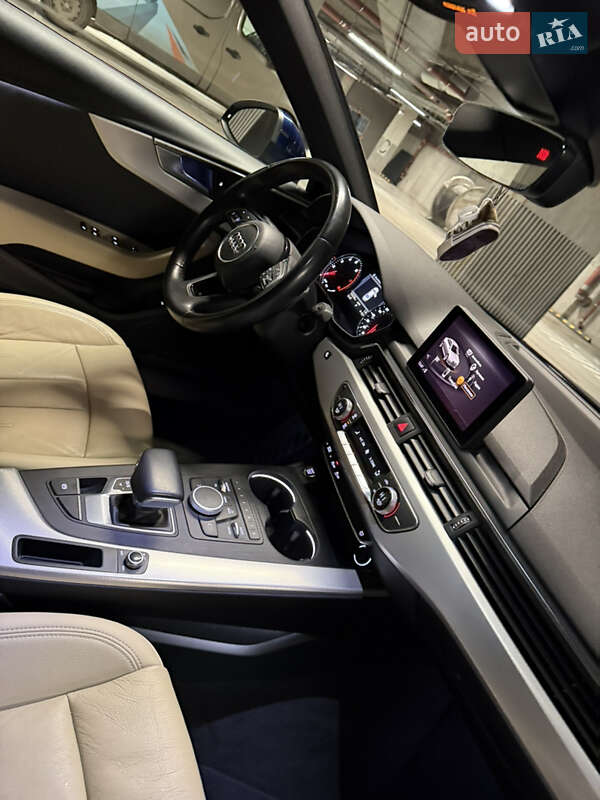 Седан Audi A4 2017 в Львове