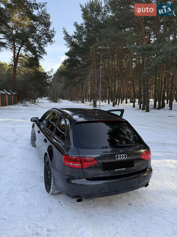 Универсал Audi A4 2010 в Вараше