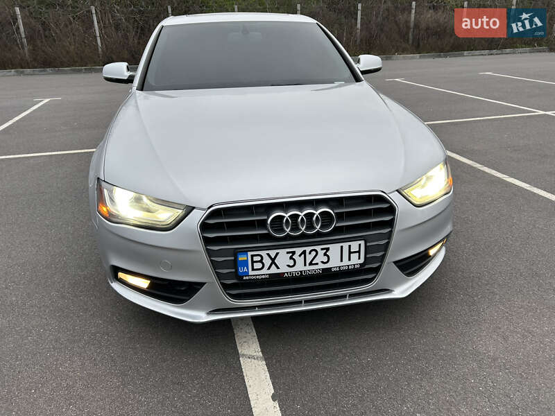 Седан Audi A4 2013 в Виннице