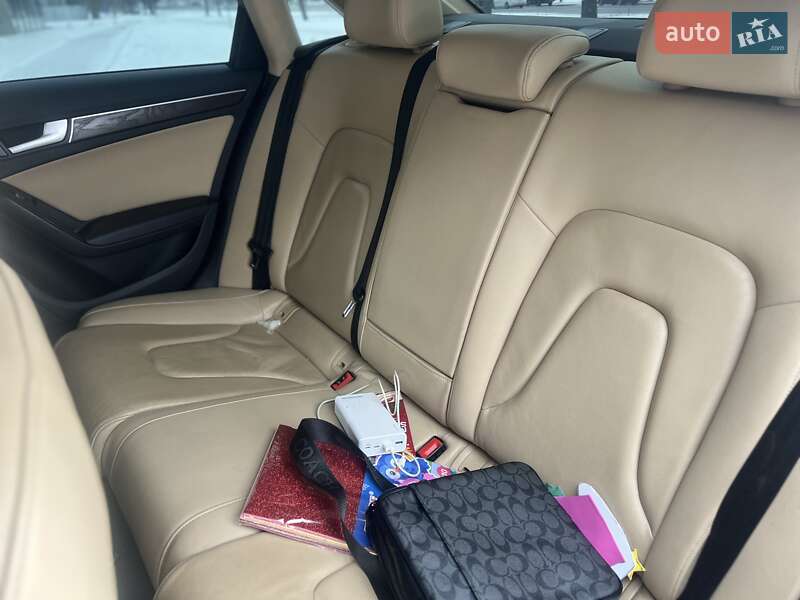 Седан Audi A4 2014 в Харкові