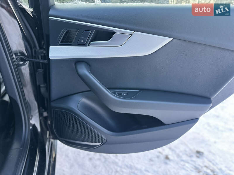 Седан Audi A4 2016 в Львове