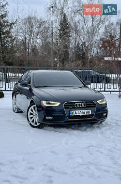 Седан Audi A4 2013 в Львове