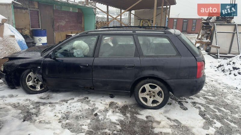 Универсал Audi A4 2000 в Мукачево