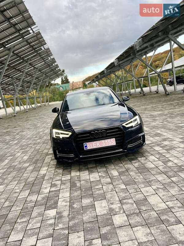 Седан Audi A4 2018 в Львові