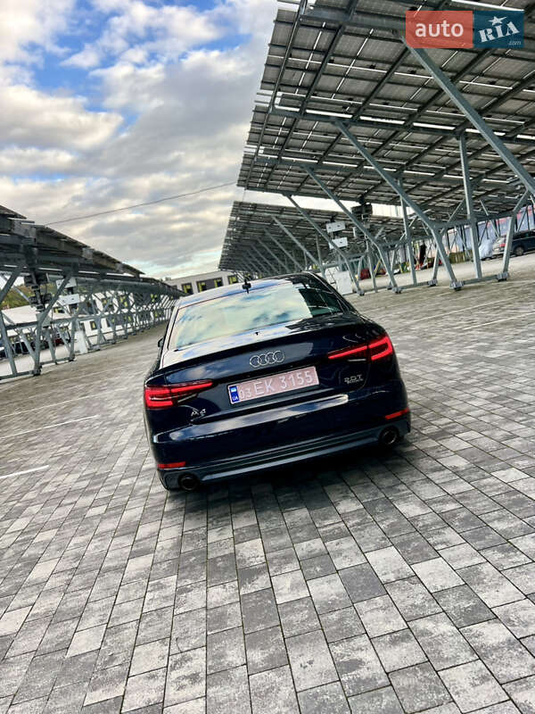 Седан Audi A4 2018 в Львові