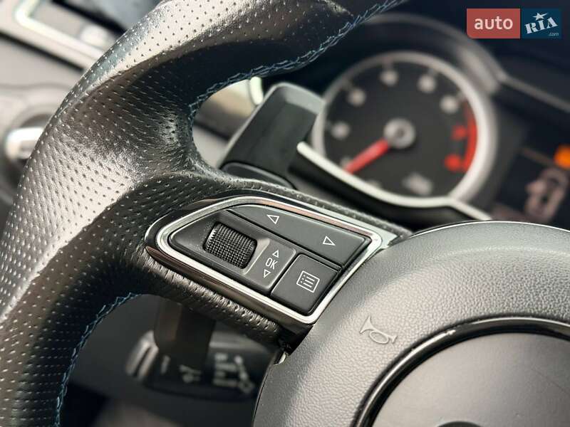 Седан Audi A4 2014 в Кривом Роге