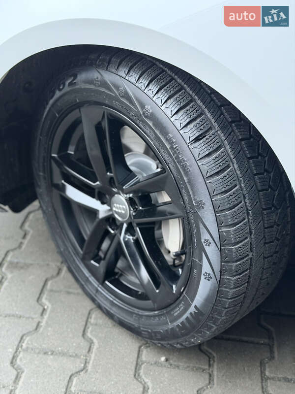 Седан Audi A4 2016 в Тернополе