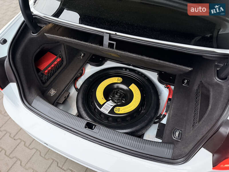 Седан Audi A4 2016 в Тернополе