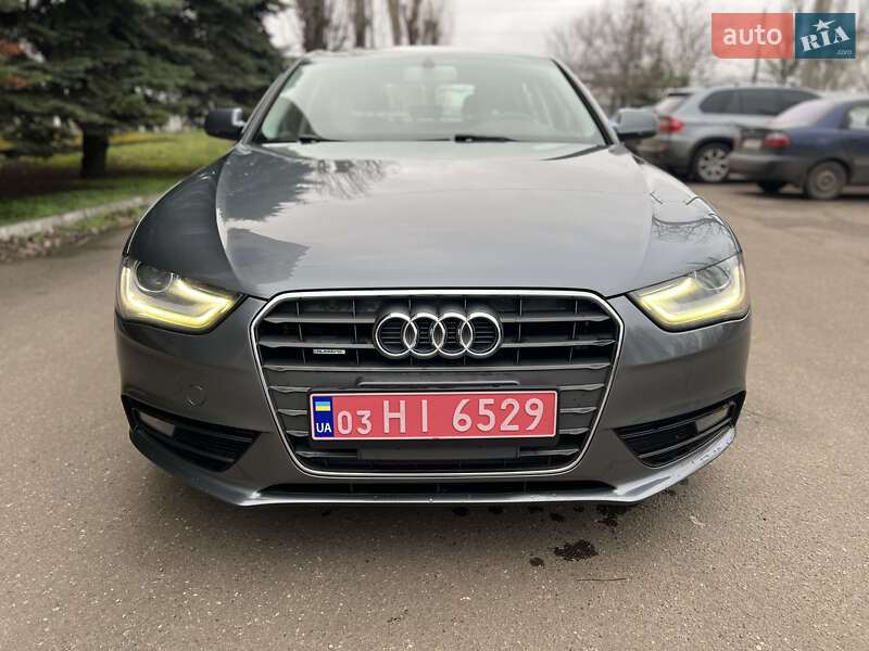 Седан Audi A4 2013 в Николаеве