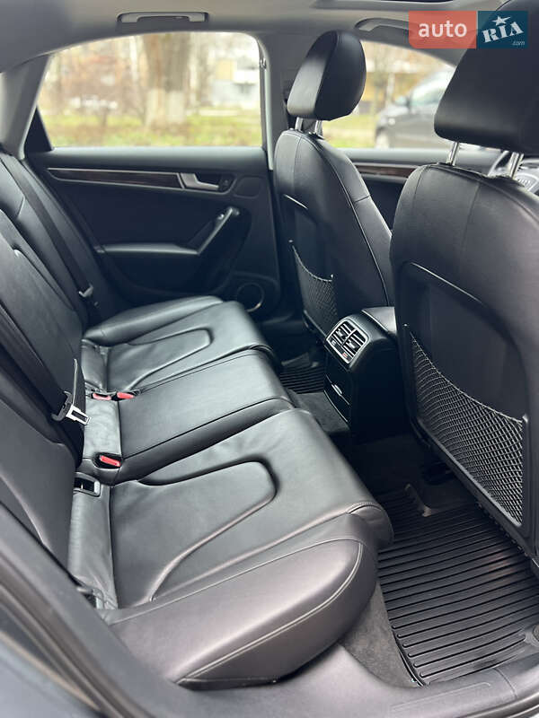 Седан Audi A4 2013 в Николаеве