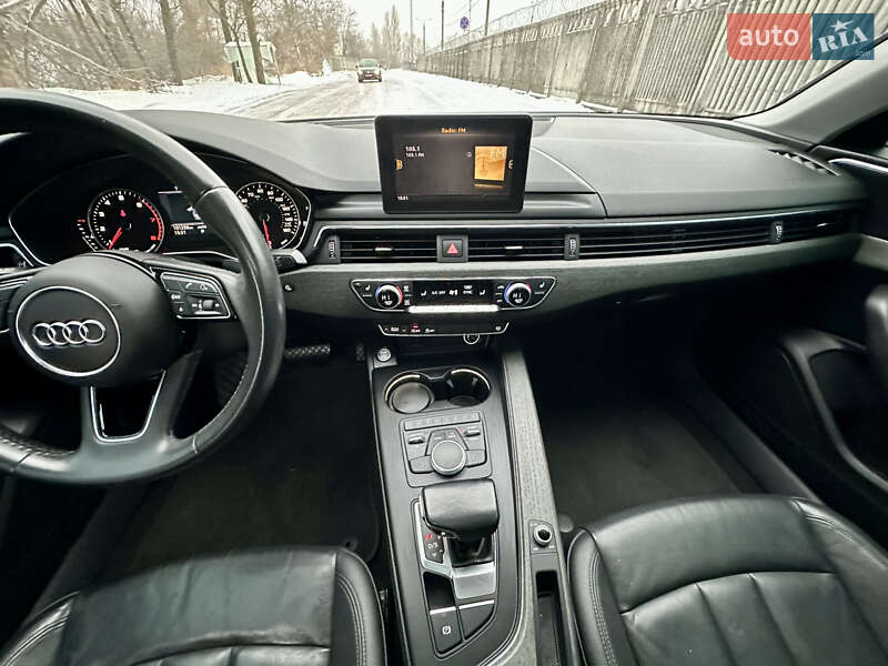 Седан Audi A4 2017 в Киеве