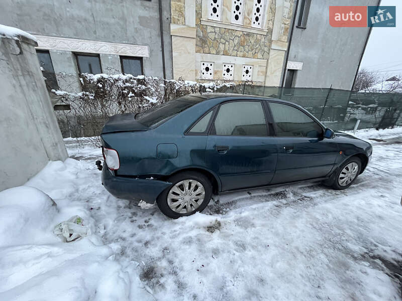 Седан Audi A4 1995 в Кагарлику