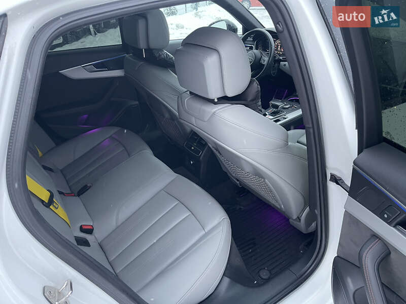 Седан Audi A4 2017 в Ивано-Франковске