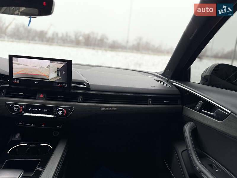 Седан Audi A4 2023 в Киеве