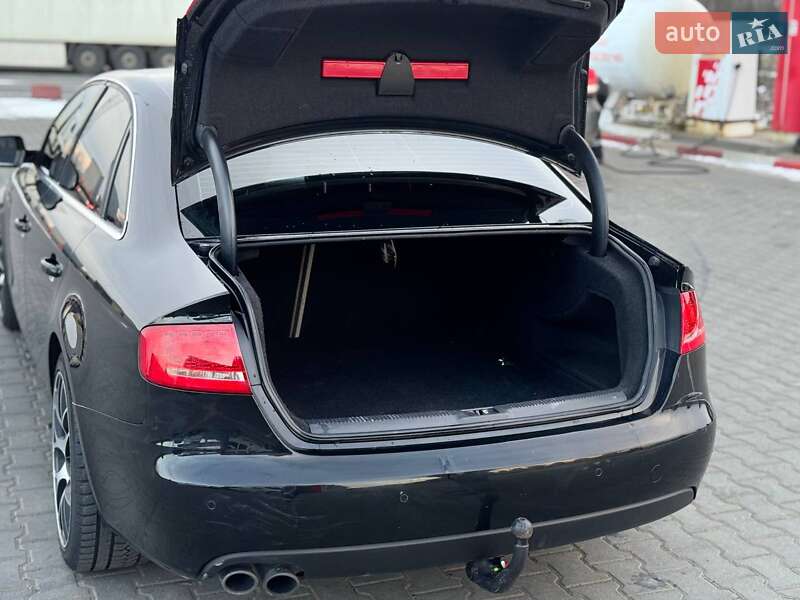 Седан Audi A4 2009 в Чернівцях